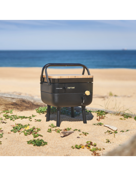 Plancha NOMAD sur ses pieds