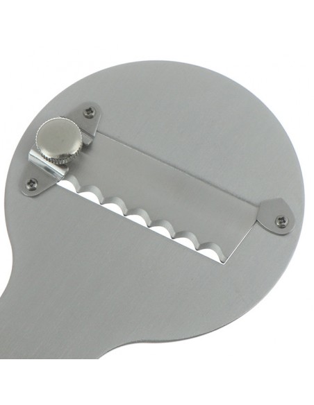 RÂPE À TRUFFES ET COPEAUX DE CHOCOLAT